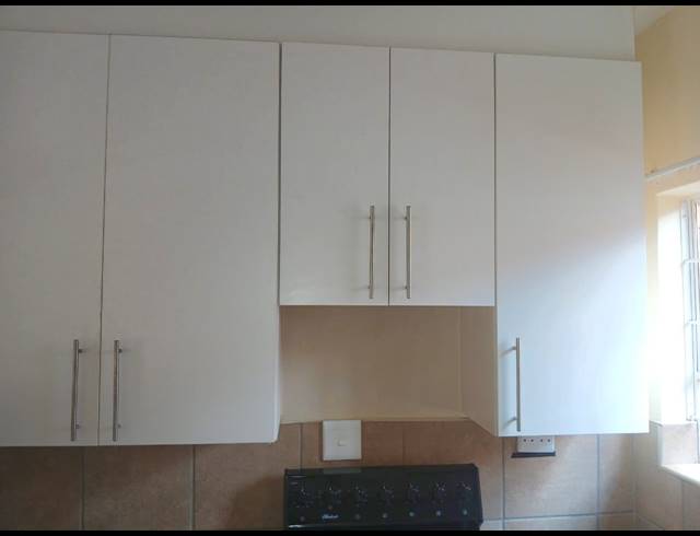 2 BEDROOM SECTIONAL TITLE FOR SALE IN GREENHILLS